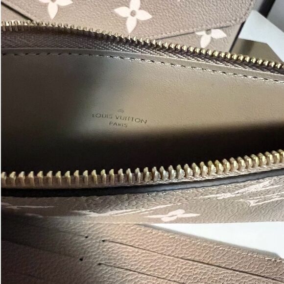 ❤️1950❤️ Louis Vuitton Felicie Pochette in Dove Cream Tourterelle - Picture 9 of 12